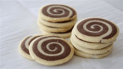 Chocolate-Vanilla Marbled or Pinwheel Cookies  🌟