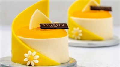 layer Mango White Chocolate Cake: