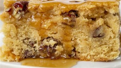 Maple Pecan Snack Cake