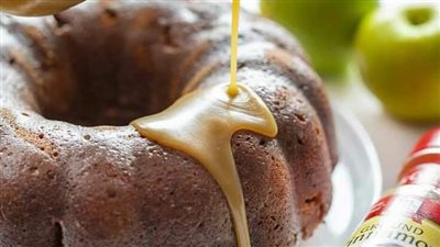 Cinnamon Apple Moonshine Cake
