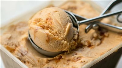 The easiest salted caramel ice cream doesn’t require a machine