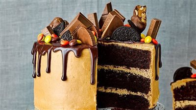Peanut butter drip cake