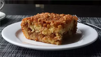 Apple Crumble Coffee Cake