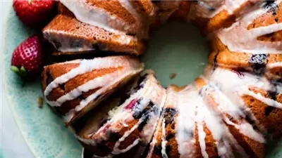 Lemon Berry Yogurt Cake