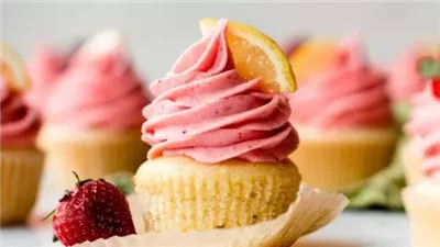 Lemon Cupcakes with Vanilla Frosting