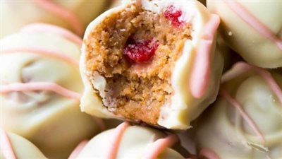 Ingredient Strawberry Cheesecake Truffles
