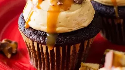 Snickers Cupcakes