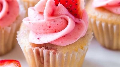 Strawberry Cupcakes with Strawberry Buttercream