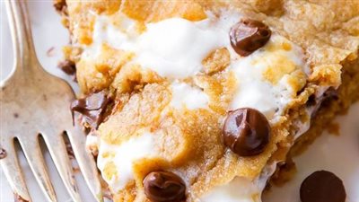 S’mores Chocolate Chip Cookie Cake