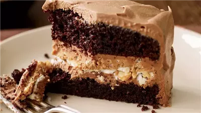 Crunchy Milk Chocolate-Peanut Butter Layer Cake