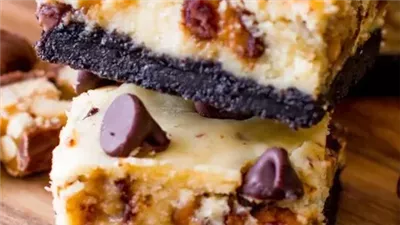 Snickers Cheesecake Bars