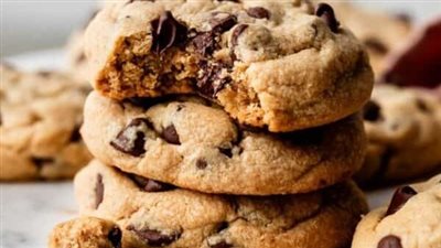 Bakery-Style Peanut Butter Chocolate Chip Cookies