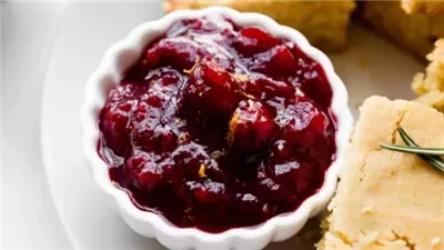 5-Ingredient Cranberry Sauce Recipe
