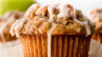 Apple Cinnamon Crumb Muffins