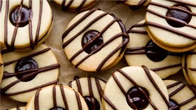 Striped Fudge Cookie Sandwiches
