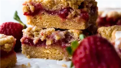 Lemon Strawberry Crumb Bars