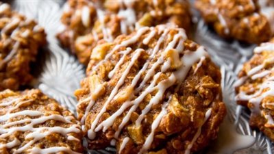 Apple Cinnamon Oatmeal Cookies