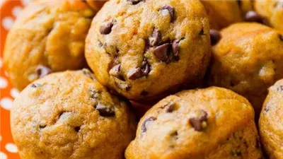 Whole Wheat Mini Pumpkin Muffins