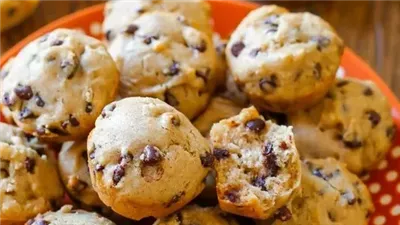 45 Calorie Mini Chocolate Chip Muffins