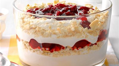Cheesecake Strawberry Trifle