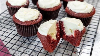 Cheesecake-Filled Red Velvet Cupcakes