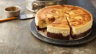 Caramel and Hot Fudge Swirled Cheesecake