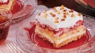 Strawberry Banana Split Cake