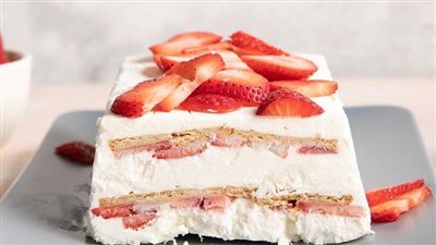 Creamy Strawberry Icebox Cake