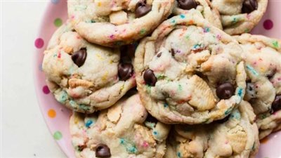 Cake Batter Oreo Cookies