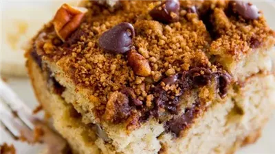 Banana Chocolate Chip Crumb Cake