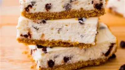 Light Chocolate Chip Cheesecake Bars
