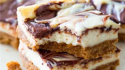 Nutella Swirl Cheesecake Bars