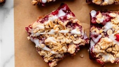 Crumb-Topped Cherry Pie Bars