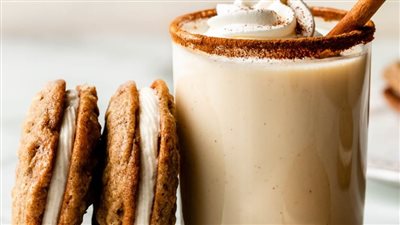 Spiced Eggnog Oatmeal Cream Pies