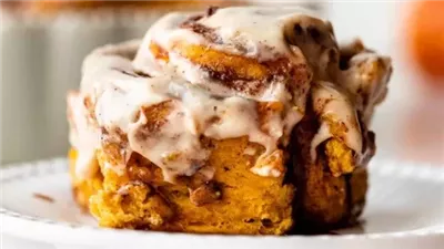 Pumpkin Cinnamon Rolls