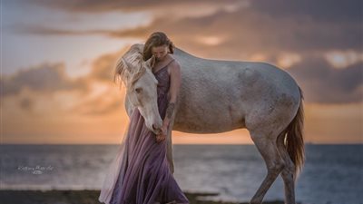 In a heartwarming account, an elderly lady shares her cherished experiences with her beloved horse(Video) ‎